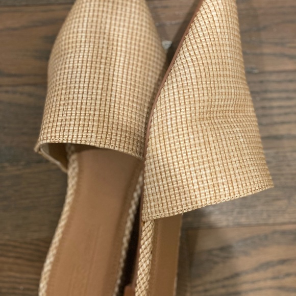 ASOS DESIGN Lorne pointed mules in natural Price - Picture 4 of 7